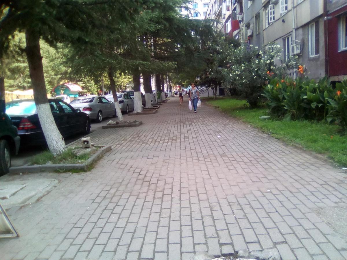 Апартаменты ЗВЕЗДА Батуми Экстерьер фото